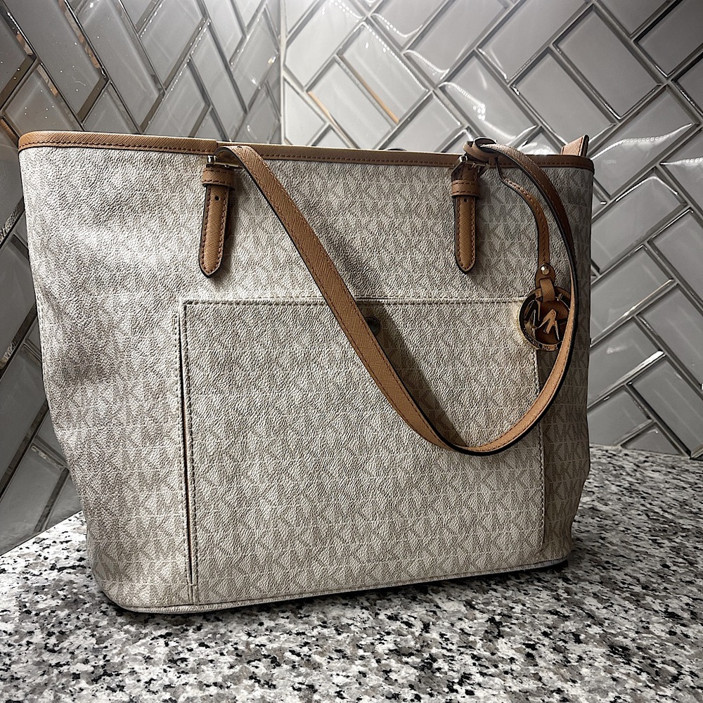 Michael Kors Large Logo Tote Jet Set Bag 🤍 - Picture 1 of 7